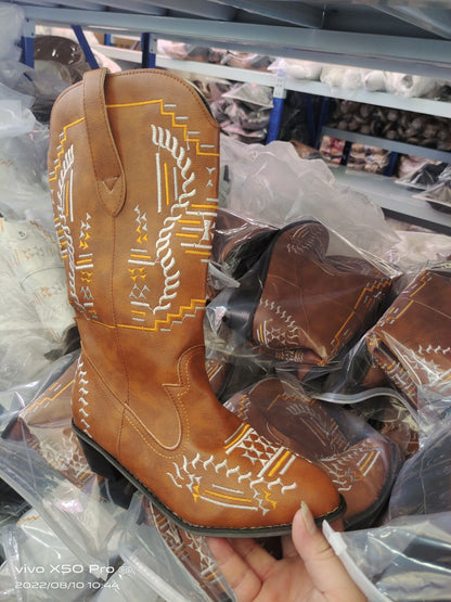 2022 new women's Martin shoes short boots Western mid-tube pointed embroidered retro leather boots