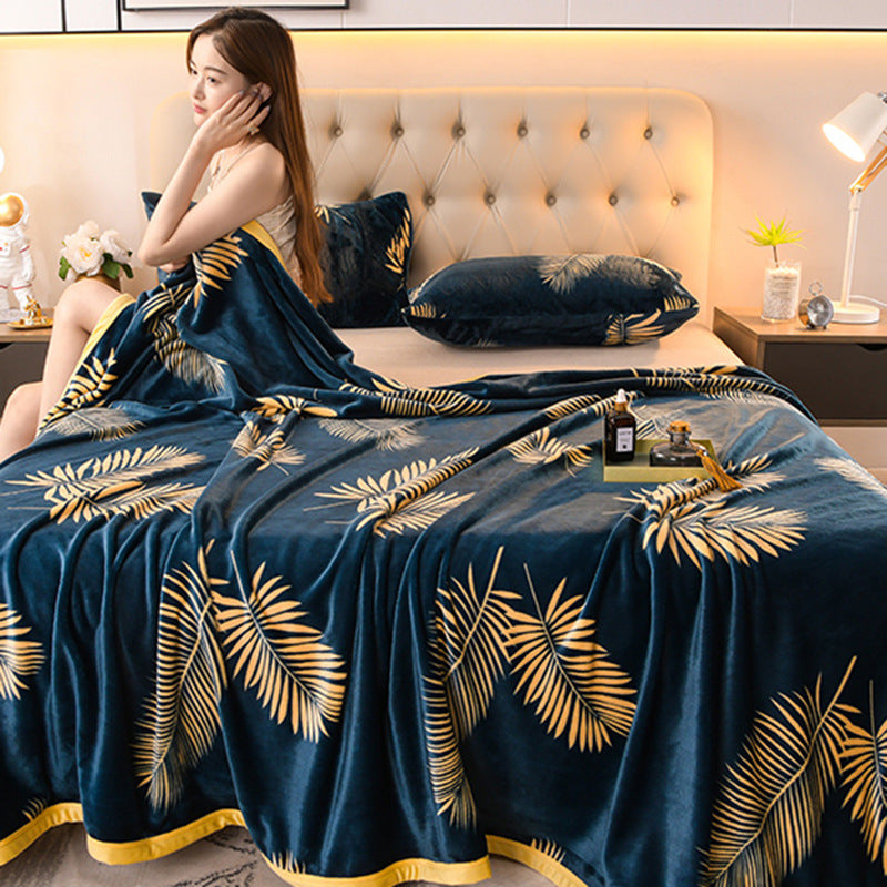 Factory direct selling blanket Thickened flannel blanket Coral fleece blanket Event gift gift box Four Seasons Blanket Wholesale